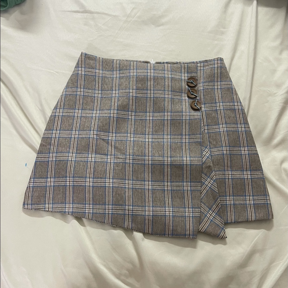 Short skirt